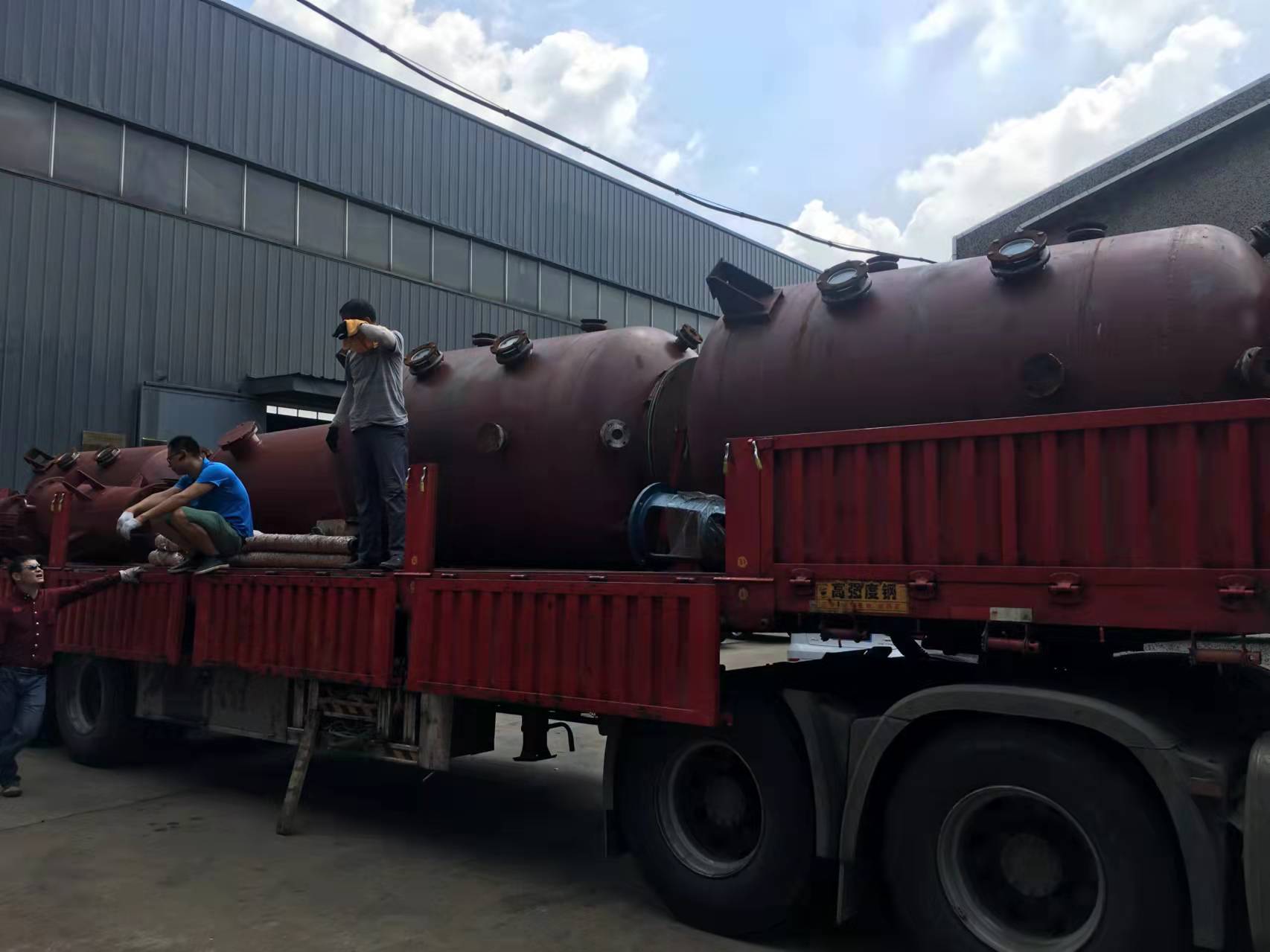 石墨设备是怎么样提升电池生产的质量和效率的呢,看完你就懂了